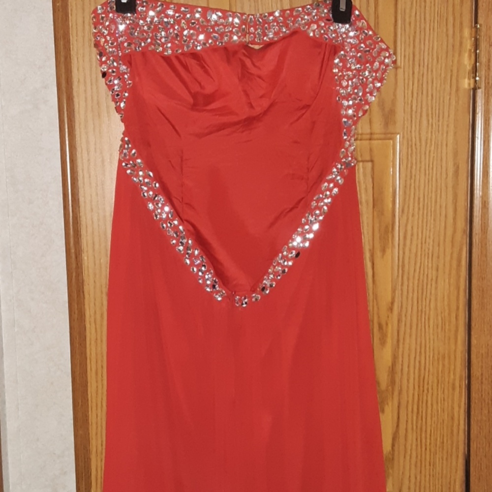 Dress - Picture 3 of 3
